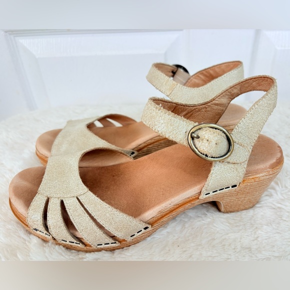 Dansko Shoes - Dansko Marlow Sand Leather Sandals Size 8